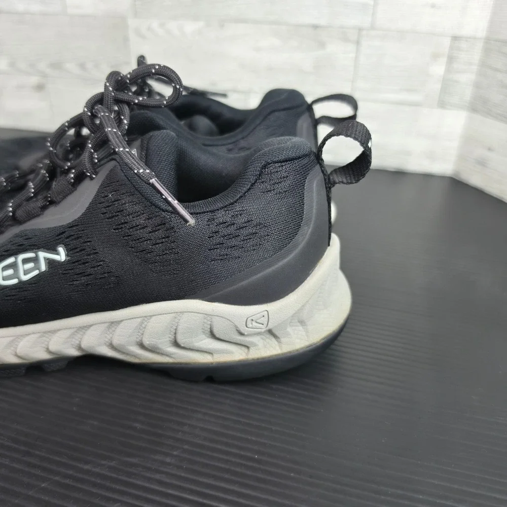 Keen NXIS EVO Low Hiking Shoes Womens 6.5 Black Trail Sneakers 1025915